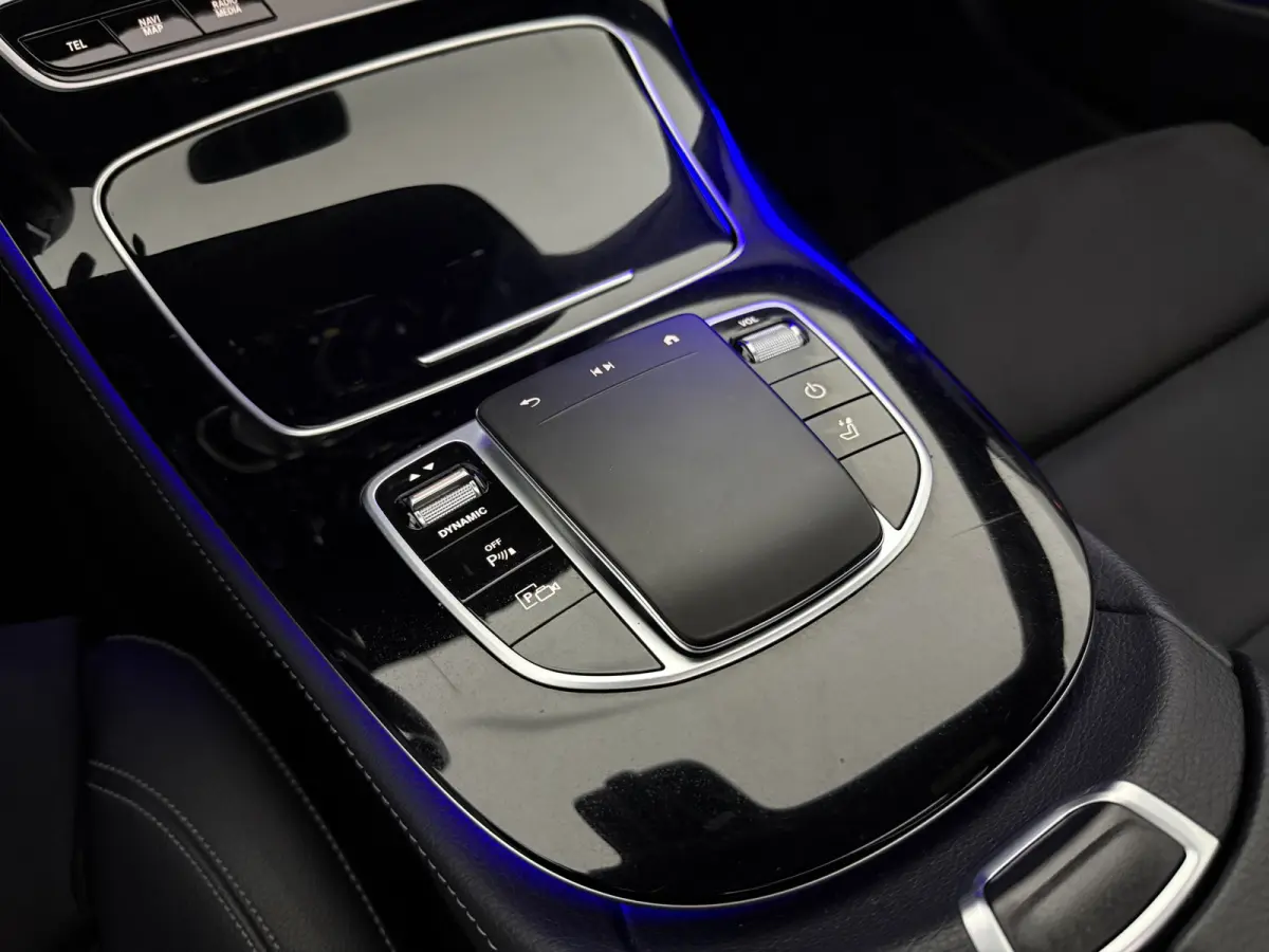 300 e Business Solution AMG | Pano | Sfeer | Camera | Sfeer | Carplay | LED | Clima | Cruise