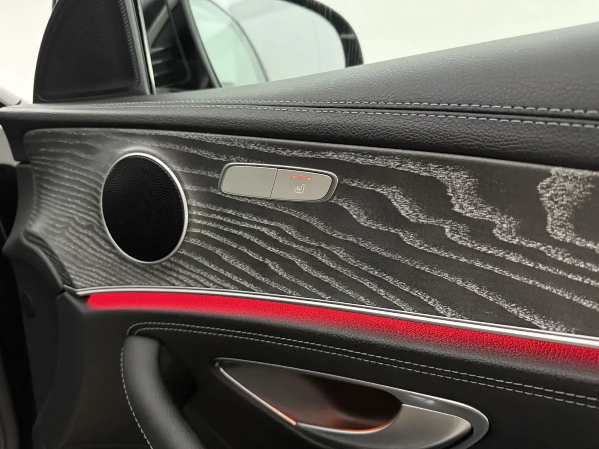 300 e Business Solution AMG | Pano | Sfeer | Camera | Sfeer | Carplay | LED | Clima | Cruise