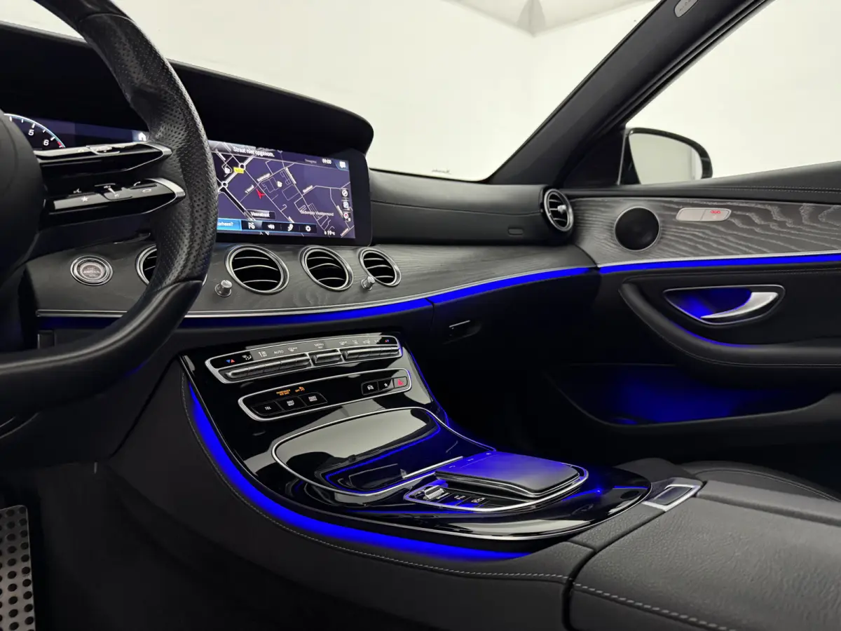 300 e Business Solution AMG | Pano | Sfeer | Camera | Sfeer | Carplay | LED | Clima | Cruise