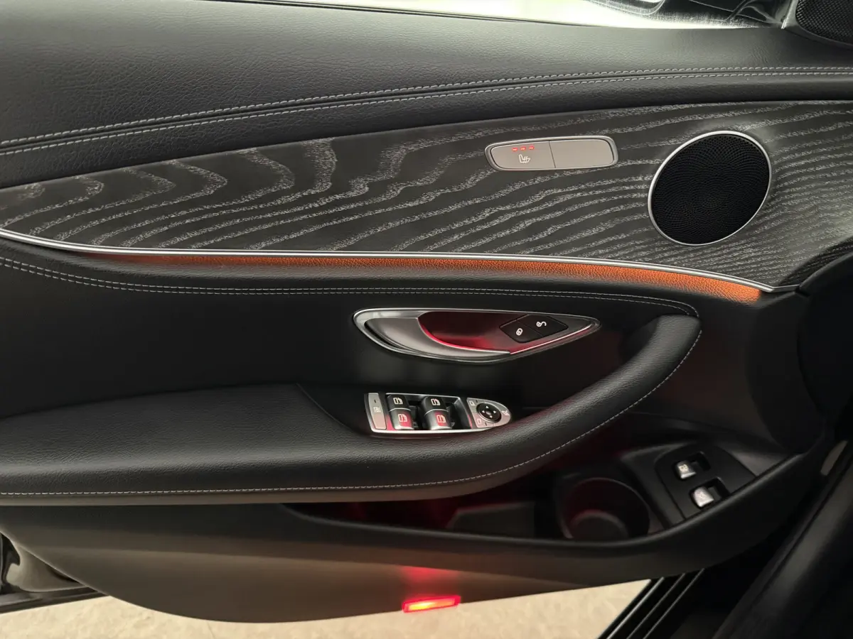 300 e Business Solution AMG | Pano | Sfeer | Camera | Sfeer | Carplay | LED | Clima | Cruise