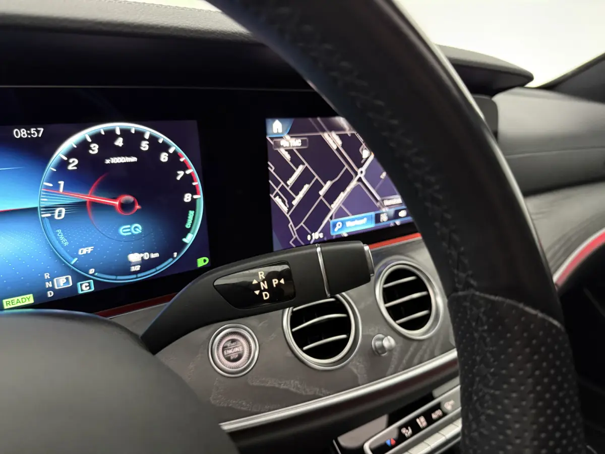 300 e Business Solution AMG | Pano | Sfeer | Camera | Sfeer | Carplay | LED | Clima | Cruise
