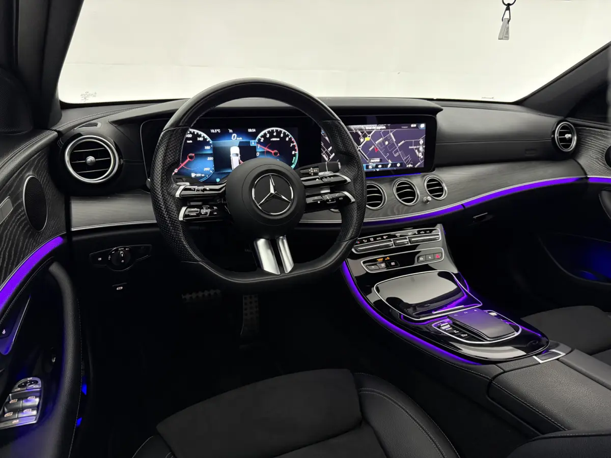 300 e Business Solution AMG | Pano | Sfeer | Camera | Sfeer | Carplay | LED | Clima | Cruise