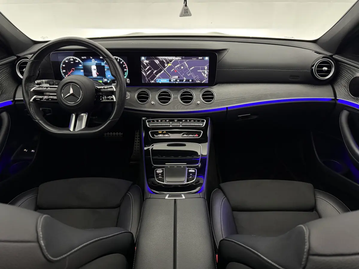 300 e Business Solution AMG | Pano | Sfeer | Camera | Sfeer | Carplay | LED | Clima | Cruise