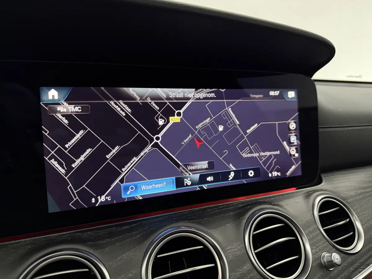 300 e Business Solution AMG | Pano | Sfeer | Camera | Sfeer | Carplay | LED | Clima | Cruise