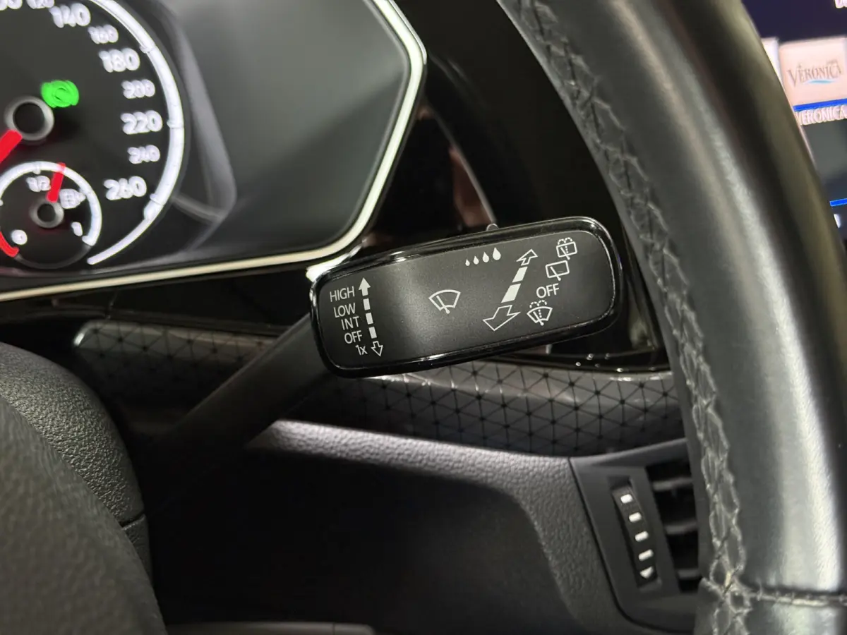1.0 TSI 115pk DSG Style | Navi | Carplay | 17"| Camera | Led Koplampen | Stoelverwarming | 100% Volkswagen Onderhouden!