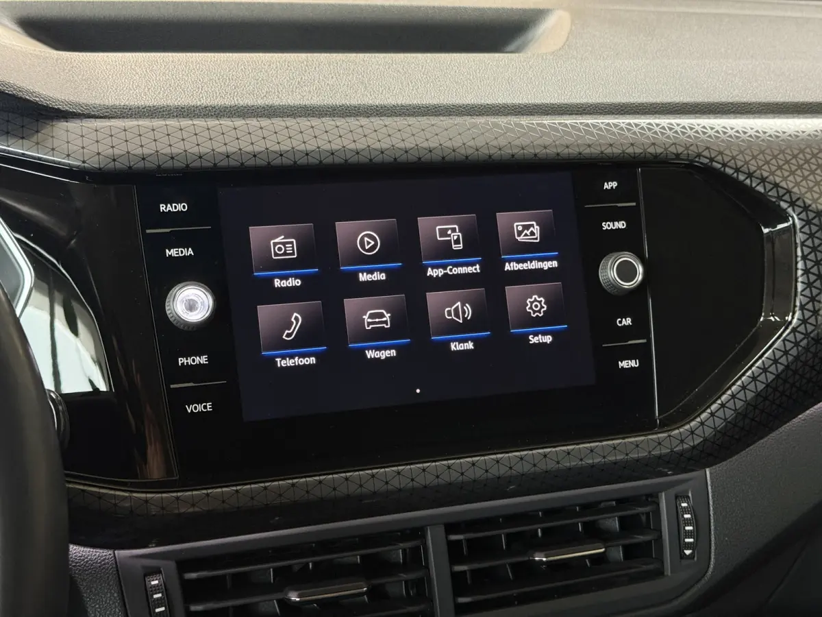 1.0 TSI 115pk DSG Style | Navi | Carplay | 17"| Camera | Led Koplampen | Stoelverwarming | 100% Volkswagen Onderhouden!