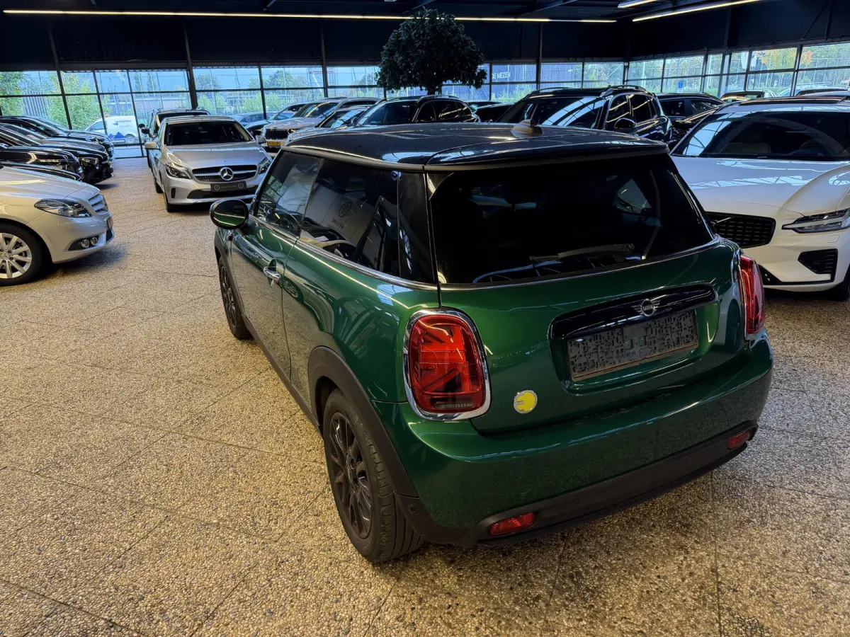 Classic 33 kWh | Pano | HUD | Harman & Kardon | 99 SOH | BTW |