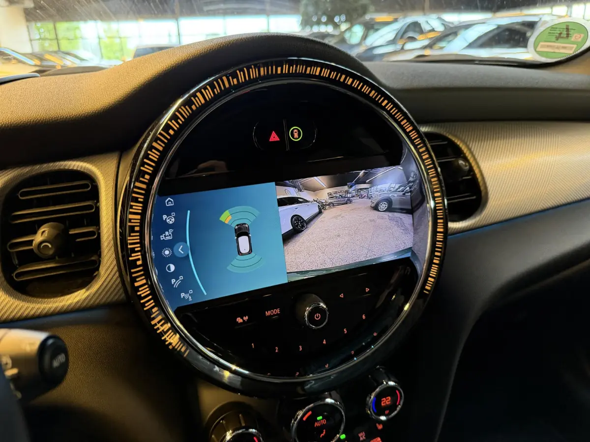 Classic 33 kWh | Pano | HUD | Harman & Kardon | 99 SOH | BTW |