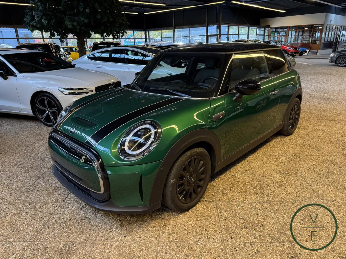 Classic 33 kWh | Pano | HUD | Harman & Kardon | 99 SOH | BTW |