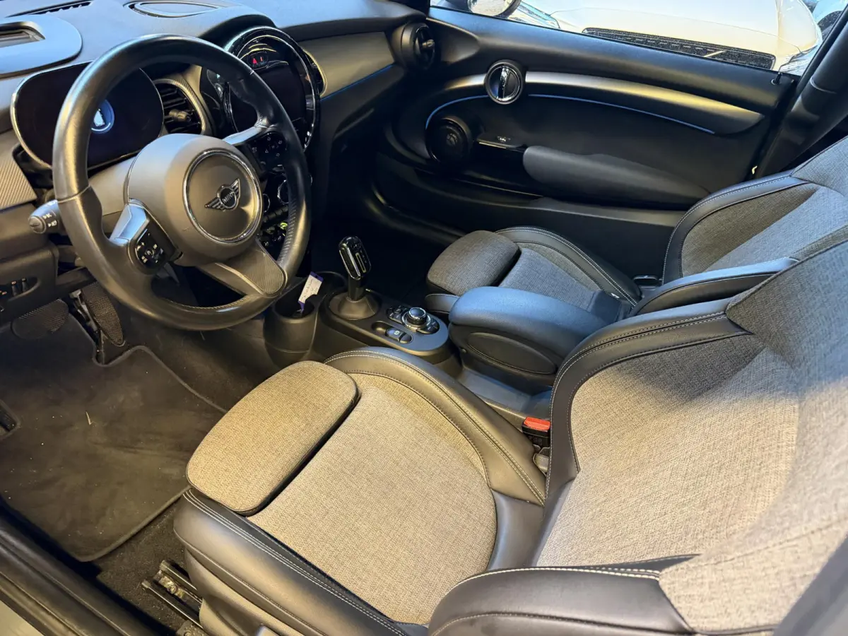 Classic 33 kWh | Pano | HUD | Harman & Kardon | 99 SOH | BTW |