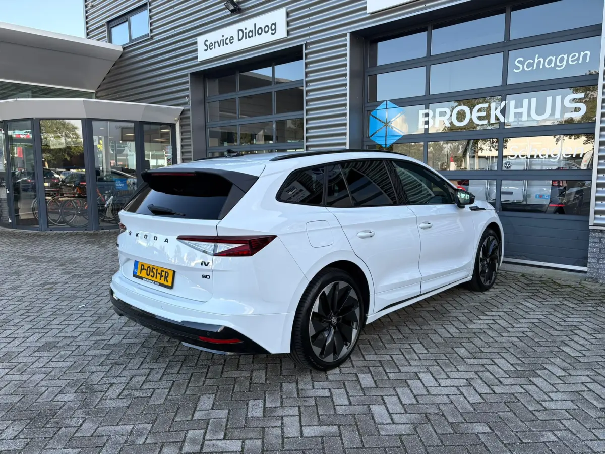 80 Sportline 204 pk | Wegklapbare Trekhaak | Achteruitrijcamera | Apple Carplay |