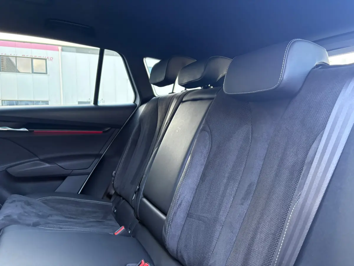 80 Sportline 204 pk | Wegklapbare Trekhaak | Achteruitrijcamera | Apple Carplay |