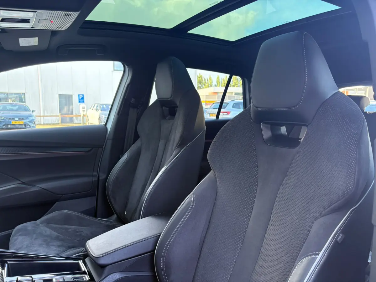 80 Sportline 204 pk | Wegklapbare Trekhaak | Achteruitrijcamera | Apple Carplay |