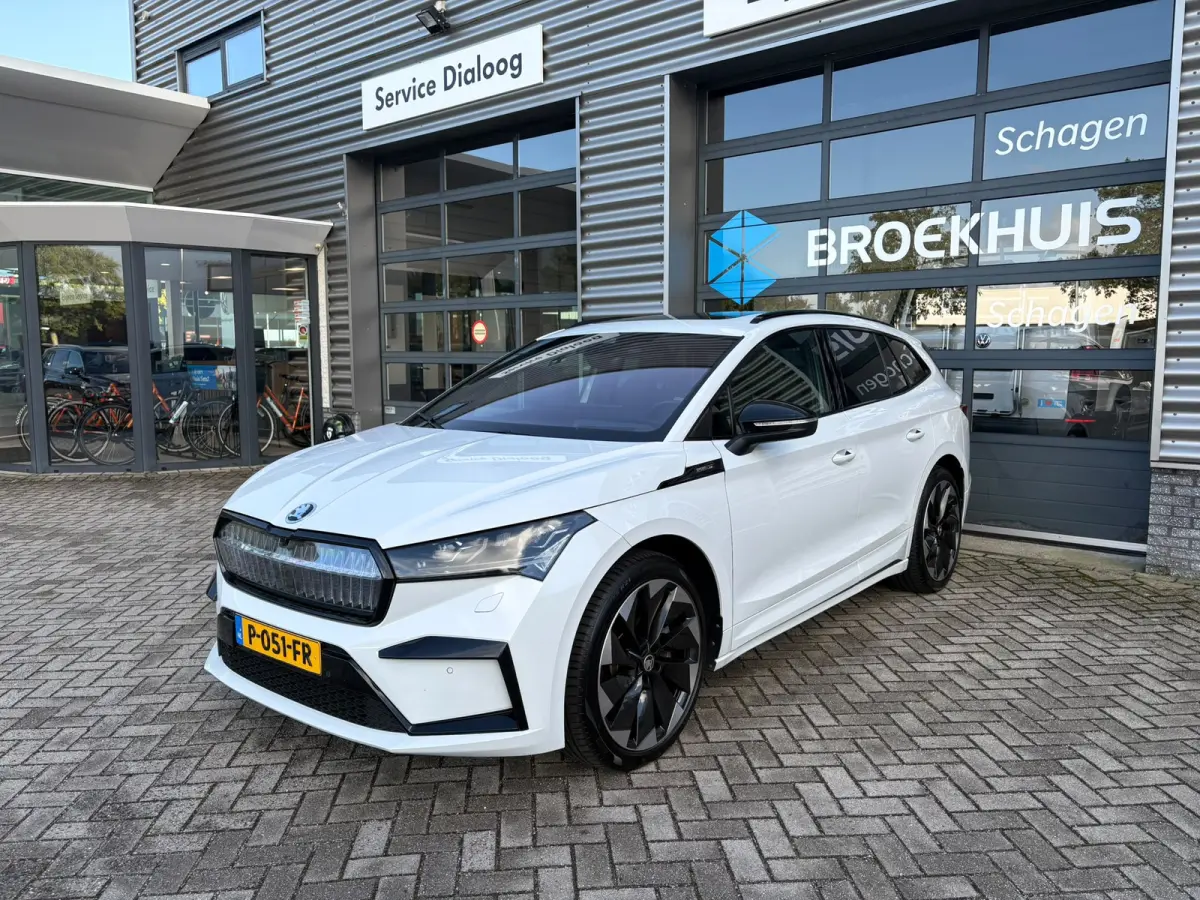 80 Sportline 204 pk | Wegklapbare Trekhaak | Achteruitrijcamera | Apple Carplay |