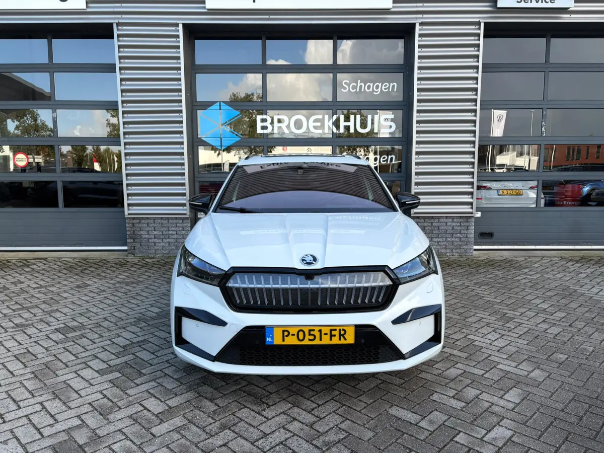 80 Sportline 204 pk | Wegklapbare Trekhaak | Achteruitrijcamera | Apple Carplay |