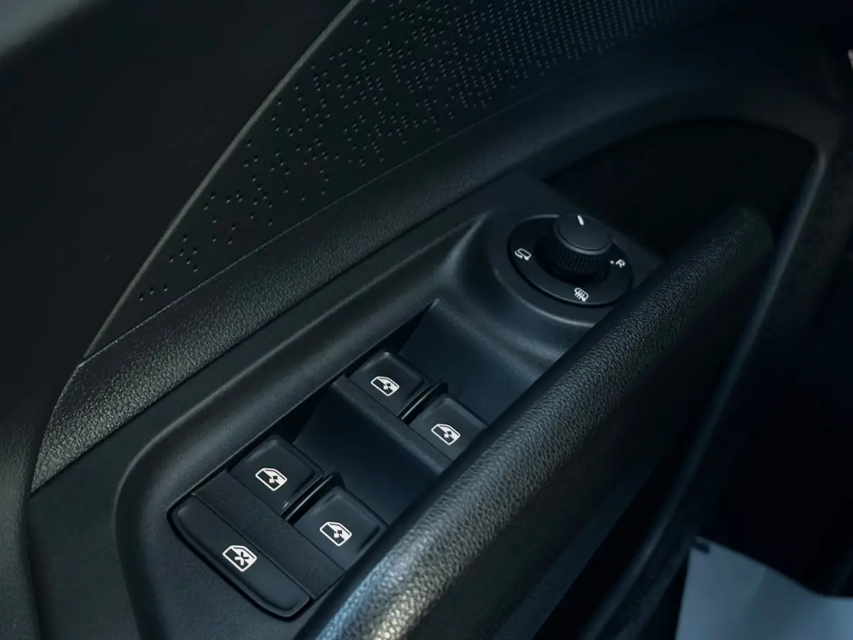80 Sportline 204 pk | Wegklapbare Trekhaak | Achteruitrijcamera | Apple Carplay |