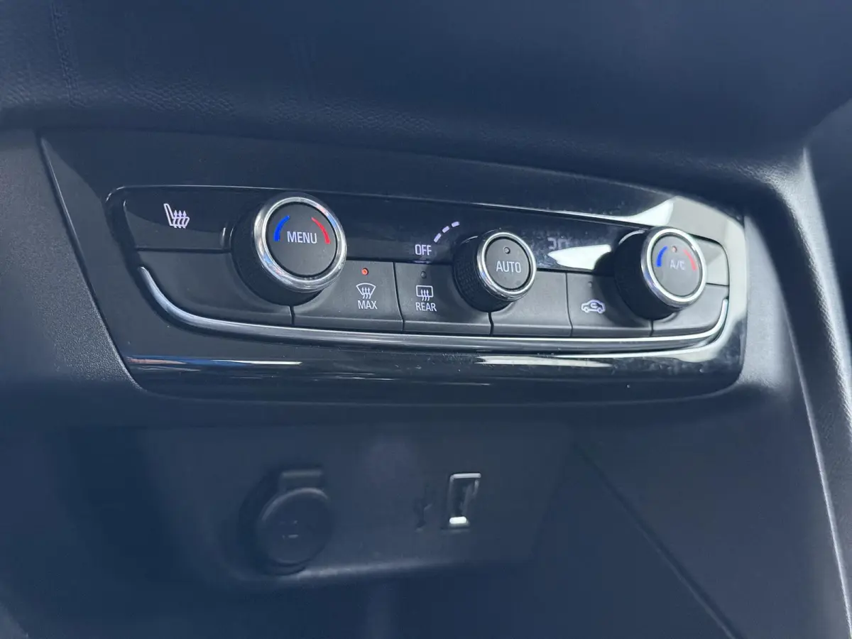 Elegance 50kWh | 1ste eigenaar | 17"LMV | Winterpakket | Navigatie | LEER/Stof | AUTOMAAT