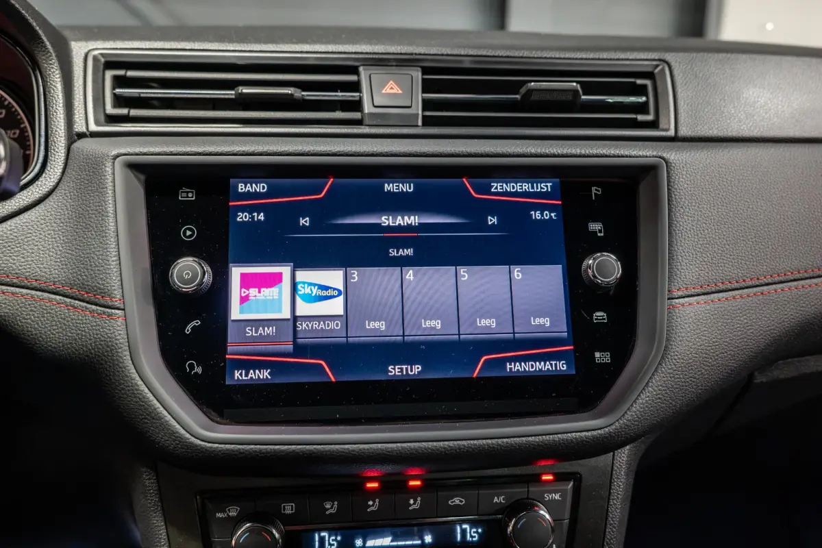 1.0 TSI FR Business Intense Keyless | Stoelverwarming