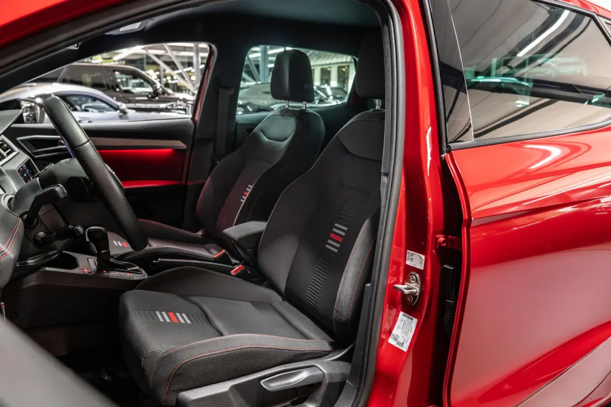 1.0 TSI FR Business Intense Keyless | Stoelverwarming
