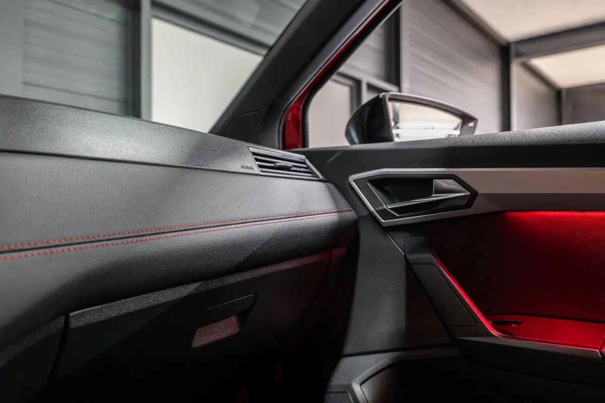 1.0 TSI FR Business Intense Keyless | Stoelverwarming