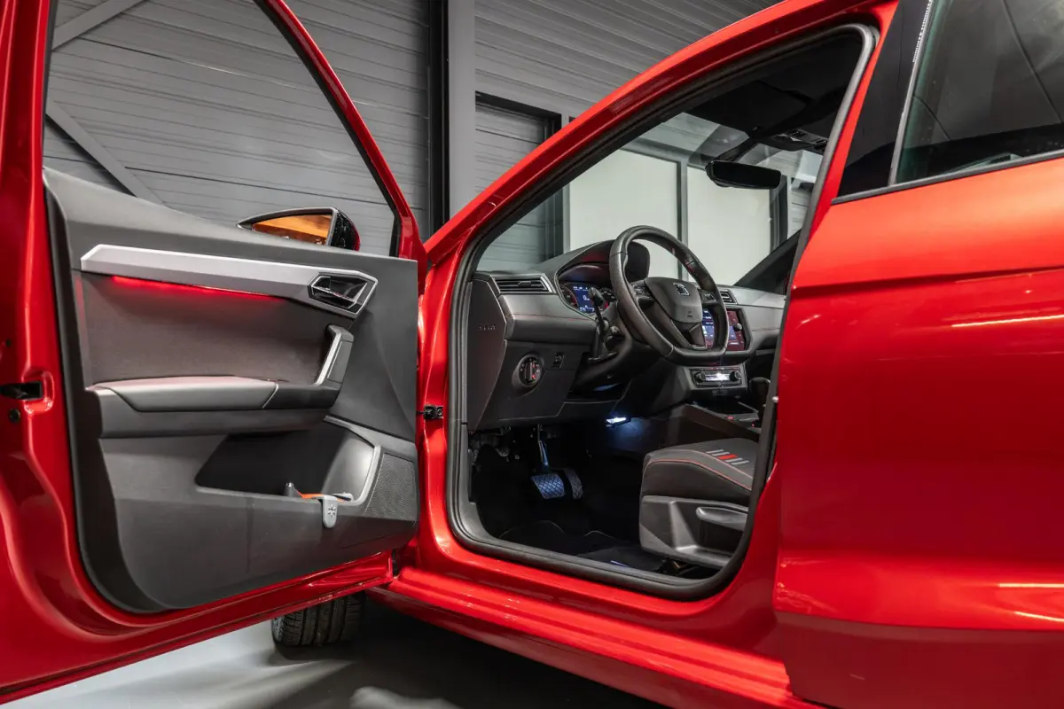 1.0 TSI FR Business Intense Keyless | Stoelverwarming