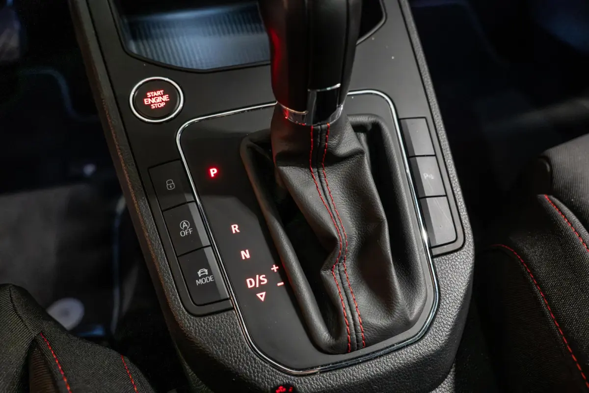1.0 TSI FR Business Intense Keyless | Stoelverwarming