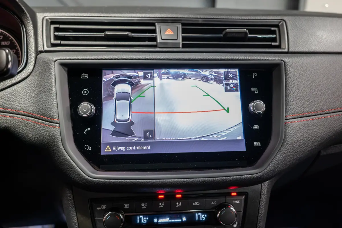 1.0 TSI FR Business Intense Keyless | Stoelverwarming