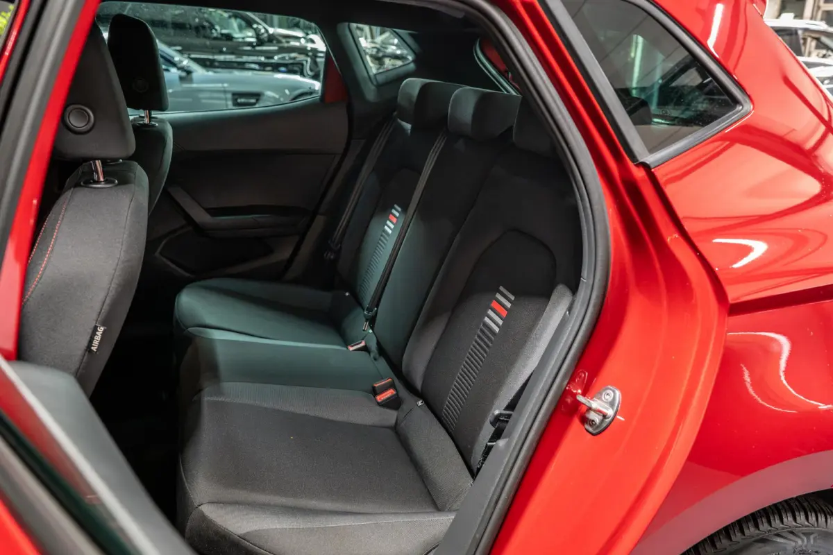 1.0 TSI FR Business Intense Keyless | Stoelverwarming