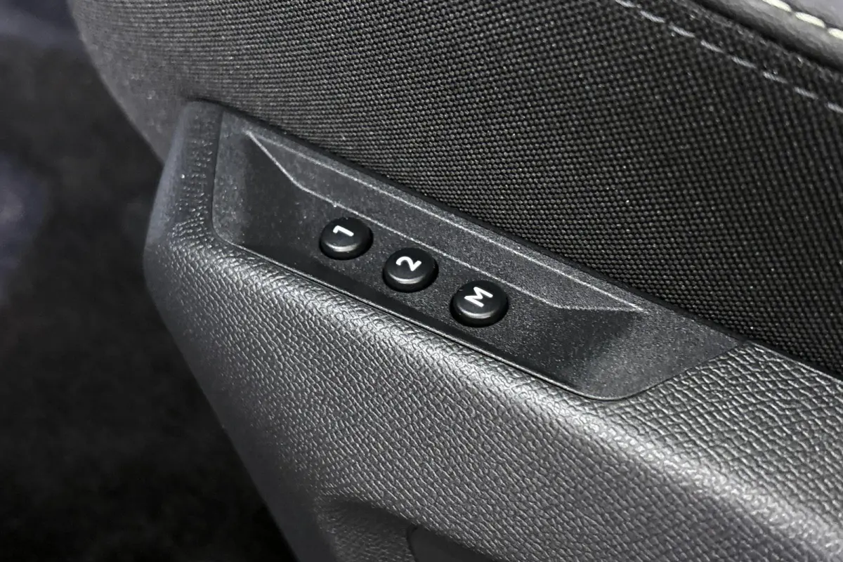 1.6 plug-in Hybrid 225 GT Panoramadak Stuur-Stoelverwarming 360 Camera