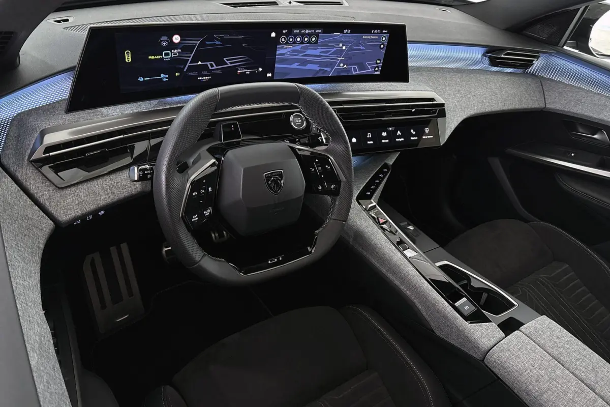1.6 plug-in Hybrid 225 GT Panoramadak Stuur-Stoelverwarming 360 Camera
