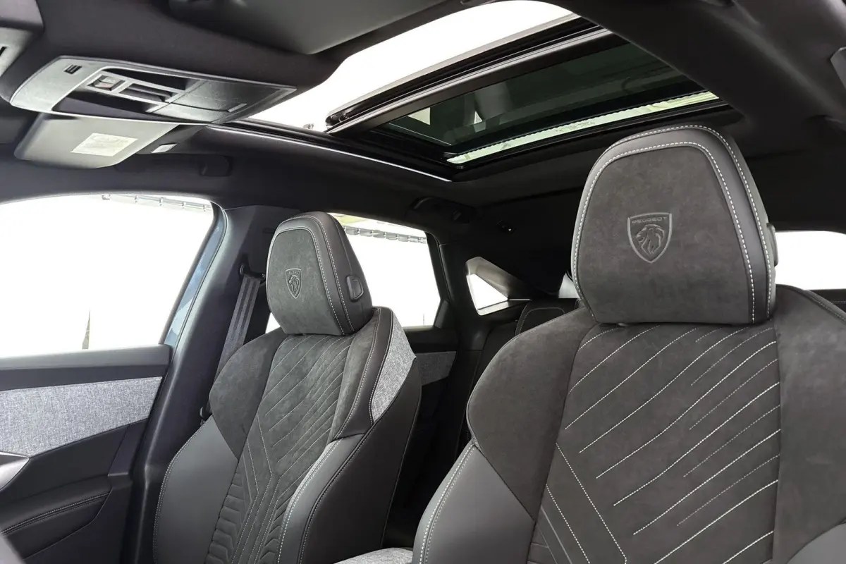 1.6 plug-in Hybrid 225 GT Panoramadak Stuur-Stoelverwarming 360 Camera