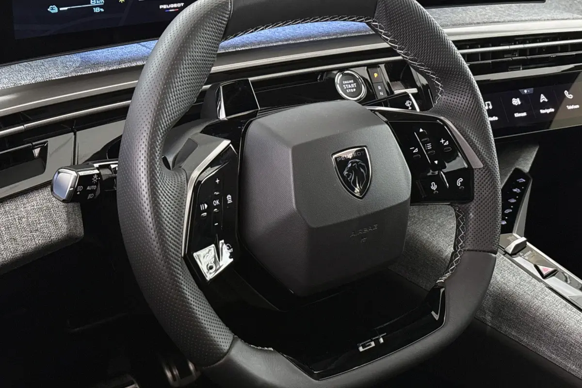 1.6 plug-in Hybrid 225 GT Panoramadak Stuur-Stoelverwarming 360 Camera