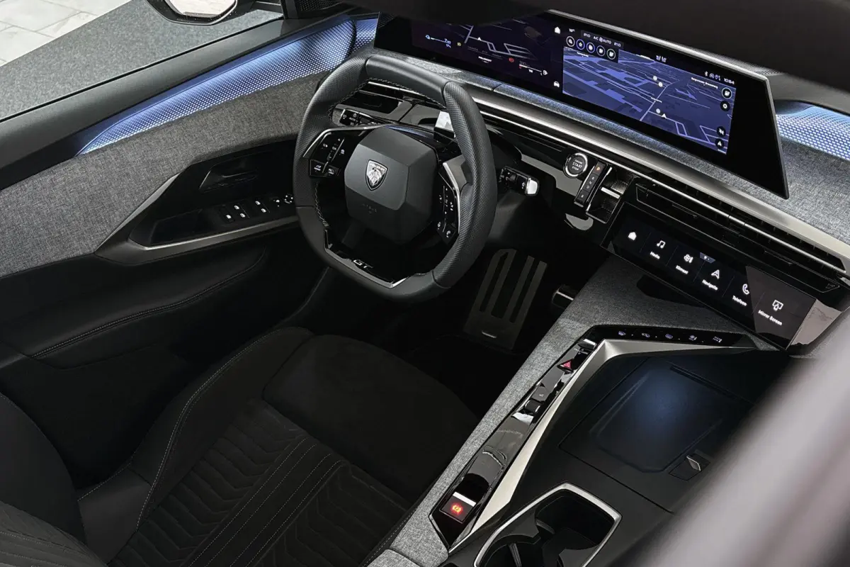 1.6 plug-in Hybrid 225 GT Panoramadak Stuur-Stoelverwarming 360 Camera