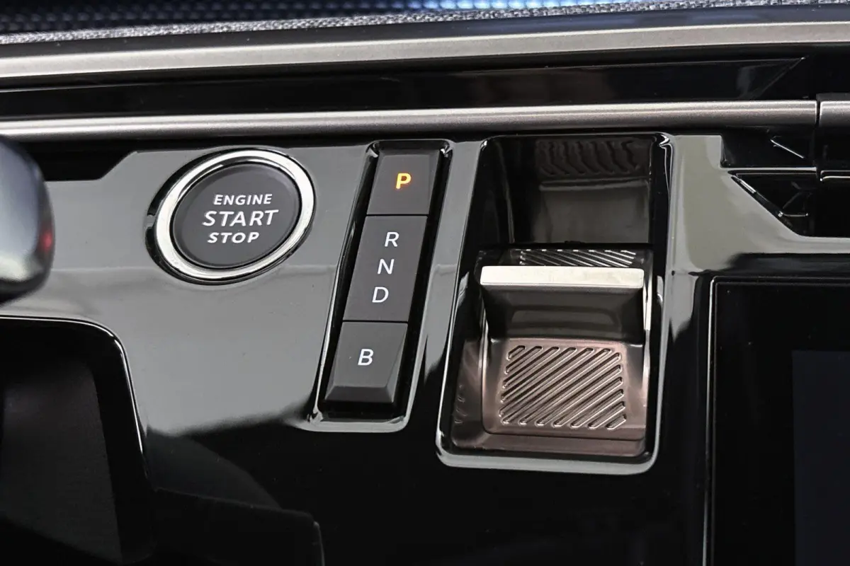 1.6 plug-in Hybrid 225 GT Panoramadak Stuur-Stoelverwarming 360 Camera
