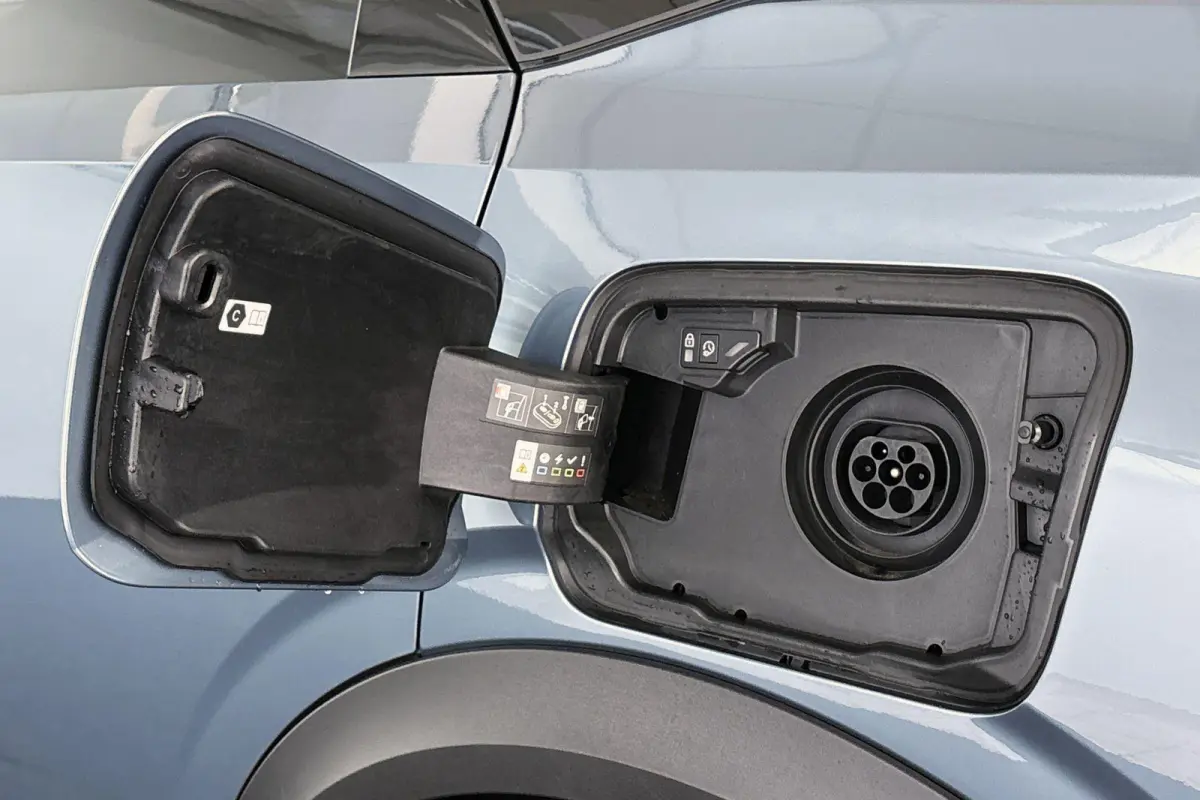 1.6 plug-in Hybrid 225 GT Panoramadak Stuur-Stoelverwarming 360 Camera