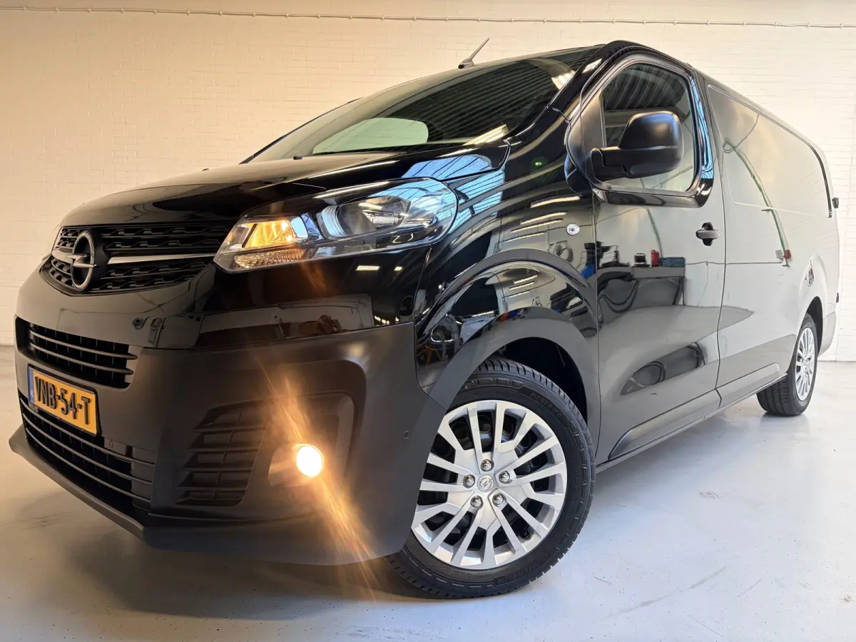 Automaat 2.0 CDTI 144pk euro6 L3H1 Edition, 3persoons, Airco, CruiseControl, Navigatie, Trekhaak, Rijklaarprijs