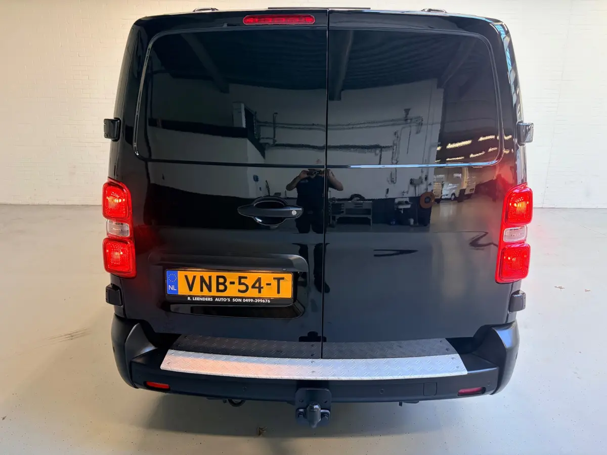 Automaat 2.0 CDTI 144pk euro6 L3H1 Edition, 3persoons, Airco, CruiseControl, Navigatie, Trekhaak, Rijklaarprijs