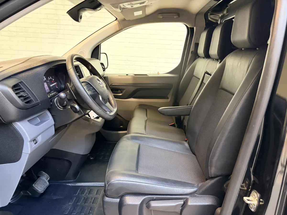 Automaat 2.0 CDTI 144pk euro6 L3H1 Edition, 3persoons, Airco, CruiseControl, Navigatie, Trekhaak, Rijklaarprijs