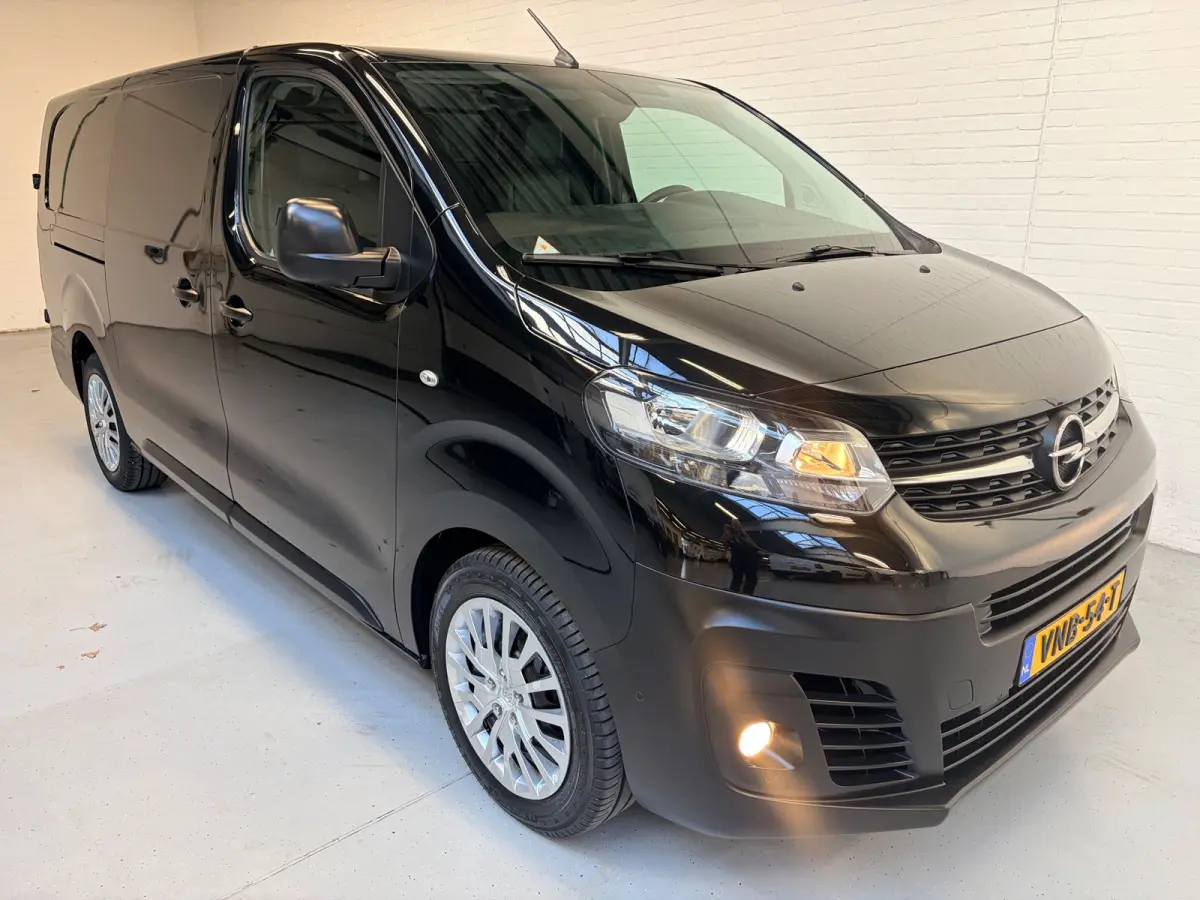 Automaat 2.0 CDTI 144pk euro6 L3H1 Edition, 3persoons, Airco, CruiseControl, Navigatie, Trekhaak, Rijklaarprijs