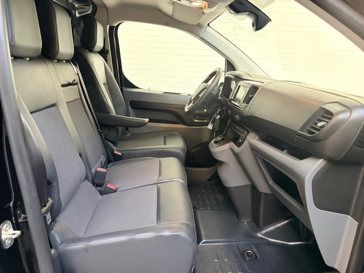 Automaat 2.0 CDTI 144pk euro6 L3H1 Edition, 3persoons, Airco, CruiseControl, Navigatie, Trekhaak, Rijklaarprijs