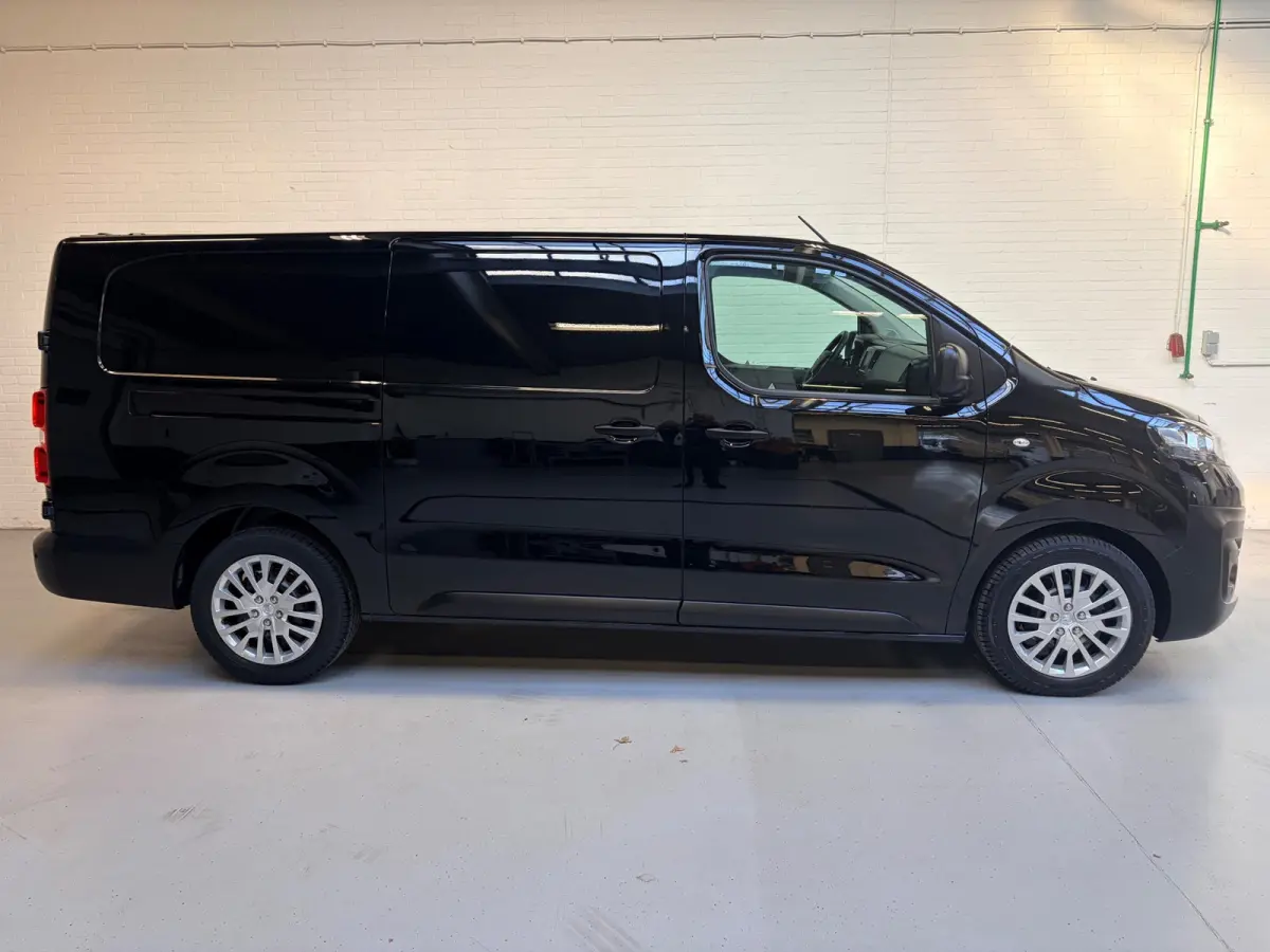 Automaat 2.0 CDTI 144pk euro6 L3H1 Edition, 3persoons, Airco, CruiseControl, Navigatie, Trekhaak, Rijklaarprijs