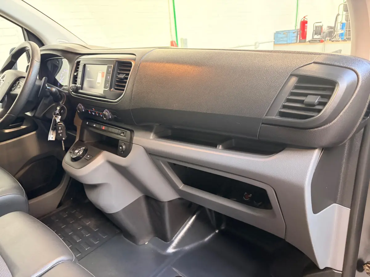 Automaat 2.0 CDTI 144pk euro6 L3H1 Edition, 3persoons, Airco, CruiseControl, Navigatie, Trekhaak, Rijklaarprijs