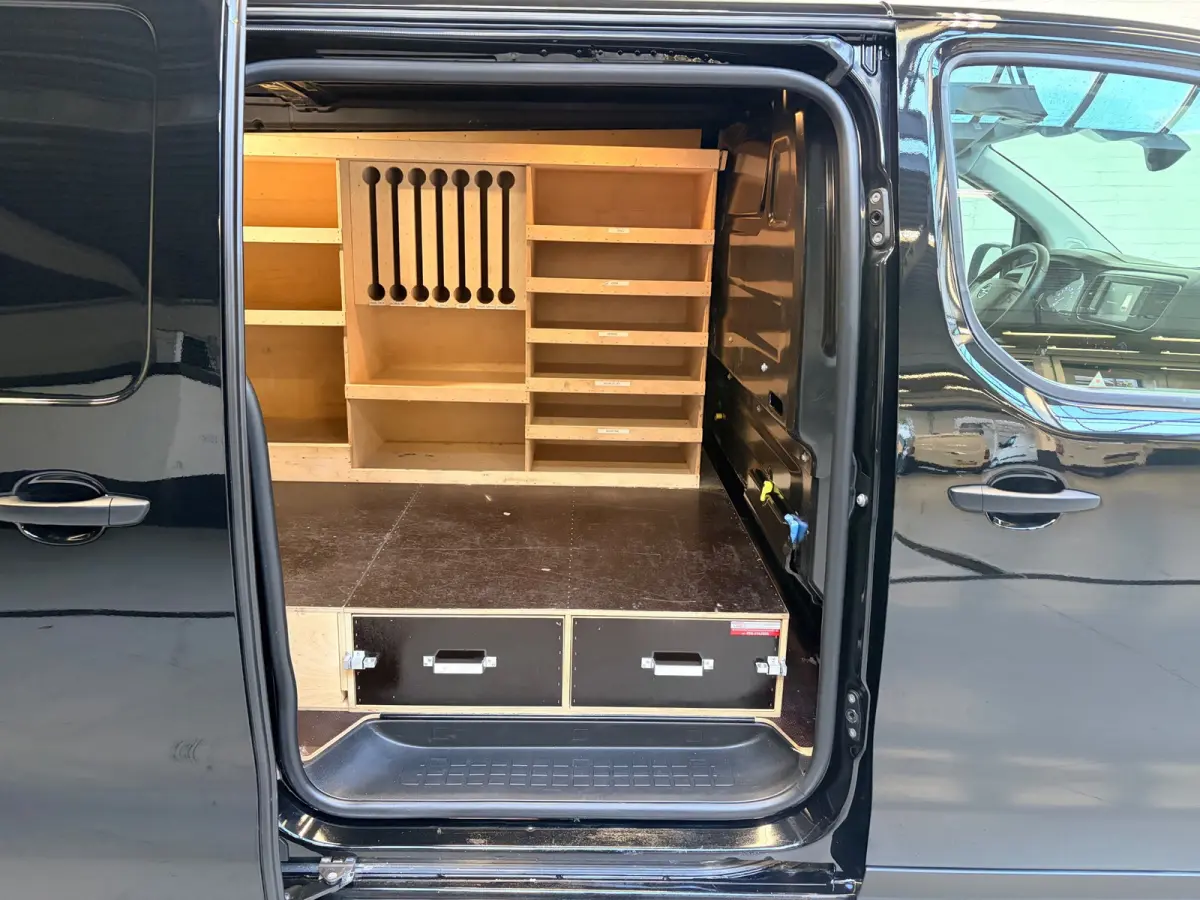 Automaat 2.0 CDTI 144pk euro6 L3H1 Edition, 3persoons, Airco, CruiseControl, Navigatie, Trekhaak, Rijklaarprijs