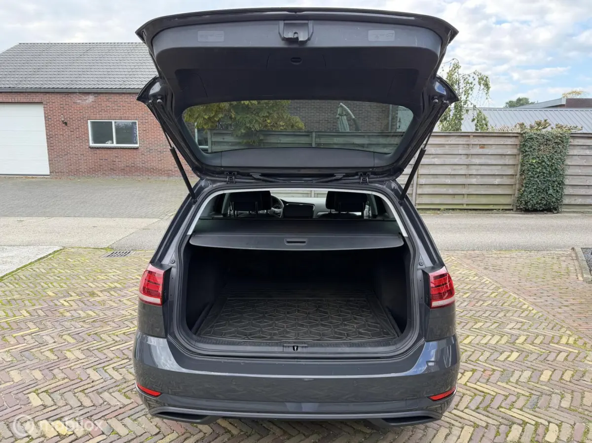 1.0TSI 110pk Airco | Carplay | PDC | LMV