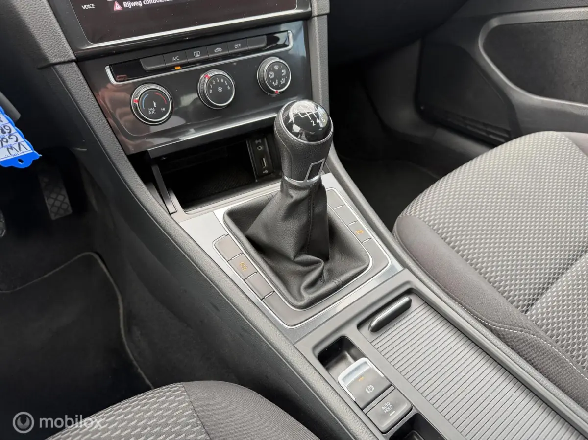 1.0TSI 110pk Airco | Carplay | PDC | LMV