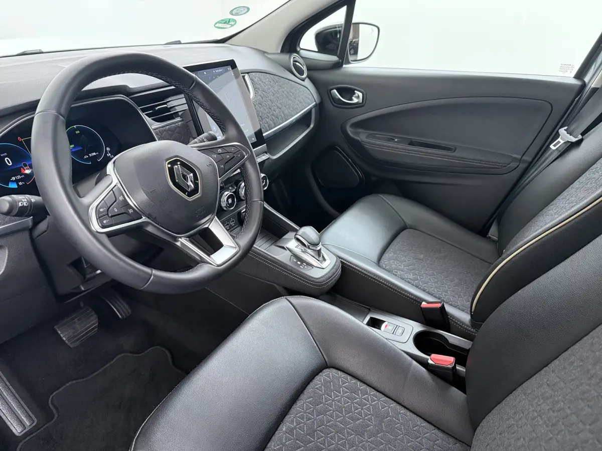 R135 Iconic 52 kWh | Koop accu | | Achteruitrijcamera | Apple Carplay/Android Auto|telefoonintegratie premium | Cruise control