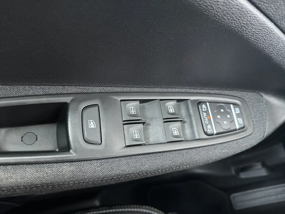 R135 Iconic 52 kWh | Koop accu | | Achteruitrijcamera | Apple Carplay/Android Auto|telefoonintegratie premium | Cruise control