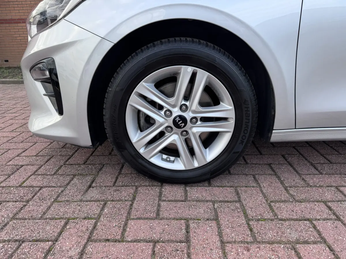 1.6 CRDi DynamicLine, Marge, Euro 6, Apple Carplay, Hatchback,