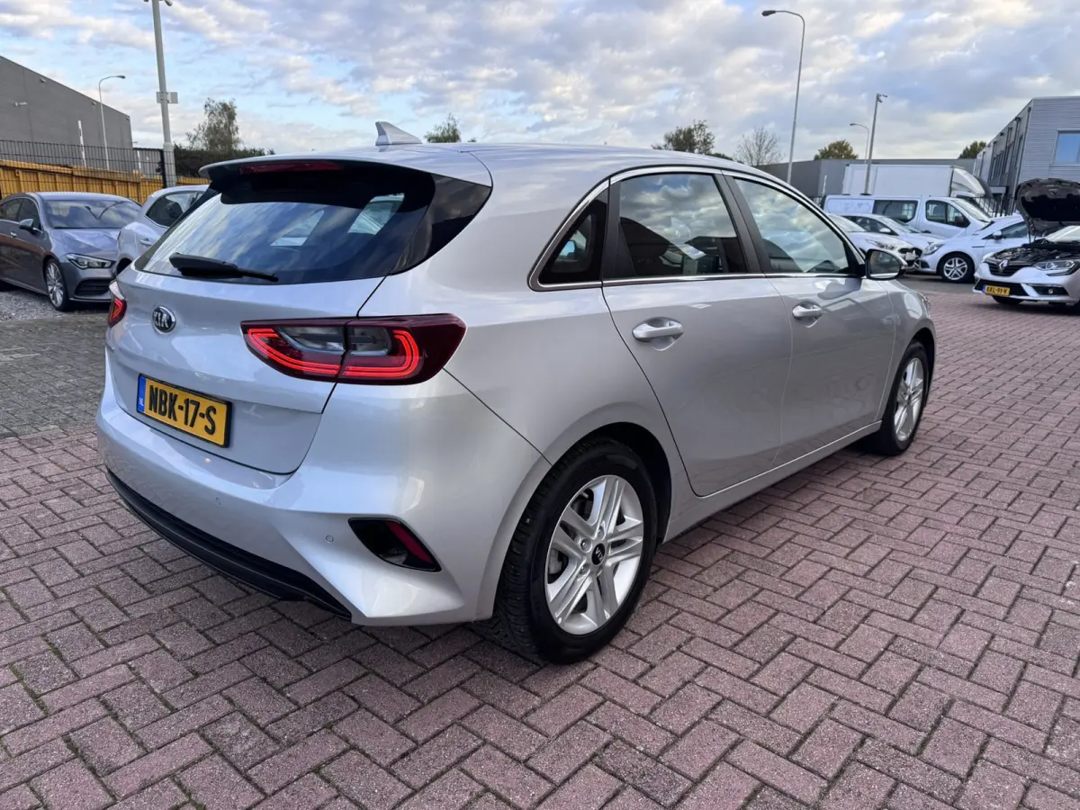 1.6 CRDi DynamicLine, Marge, Euro 6, Apple Carplay, Hatchback,