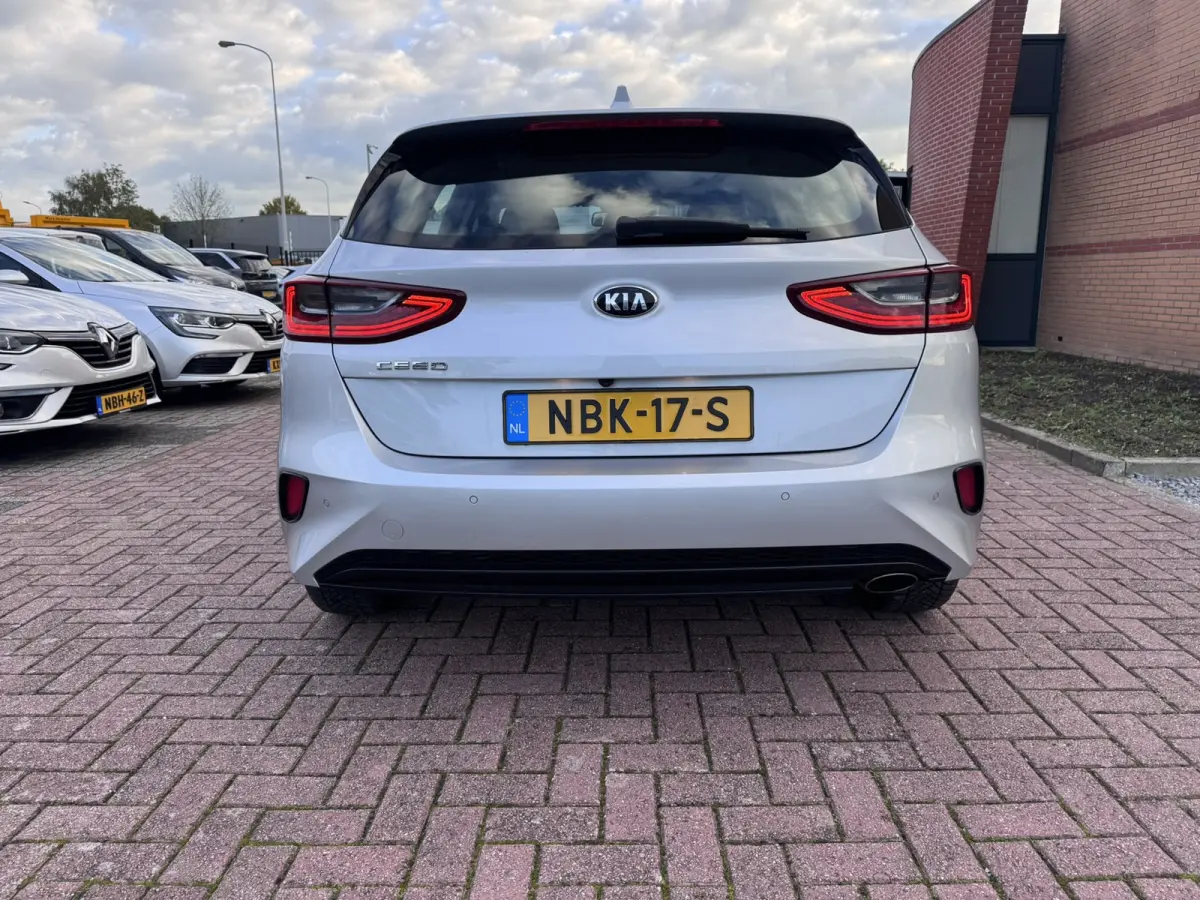 1.6 CRDi DynamicLine, Marge, Euro 6, Apple Carplay, Hatchback,